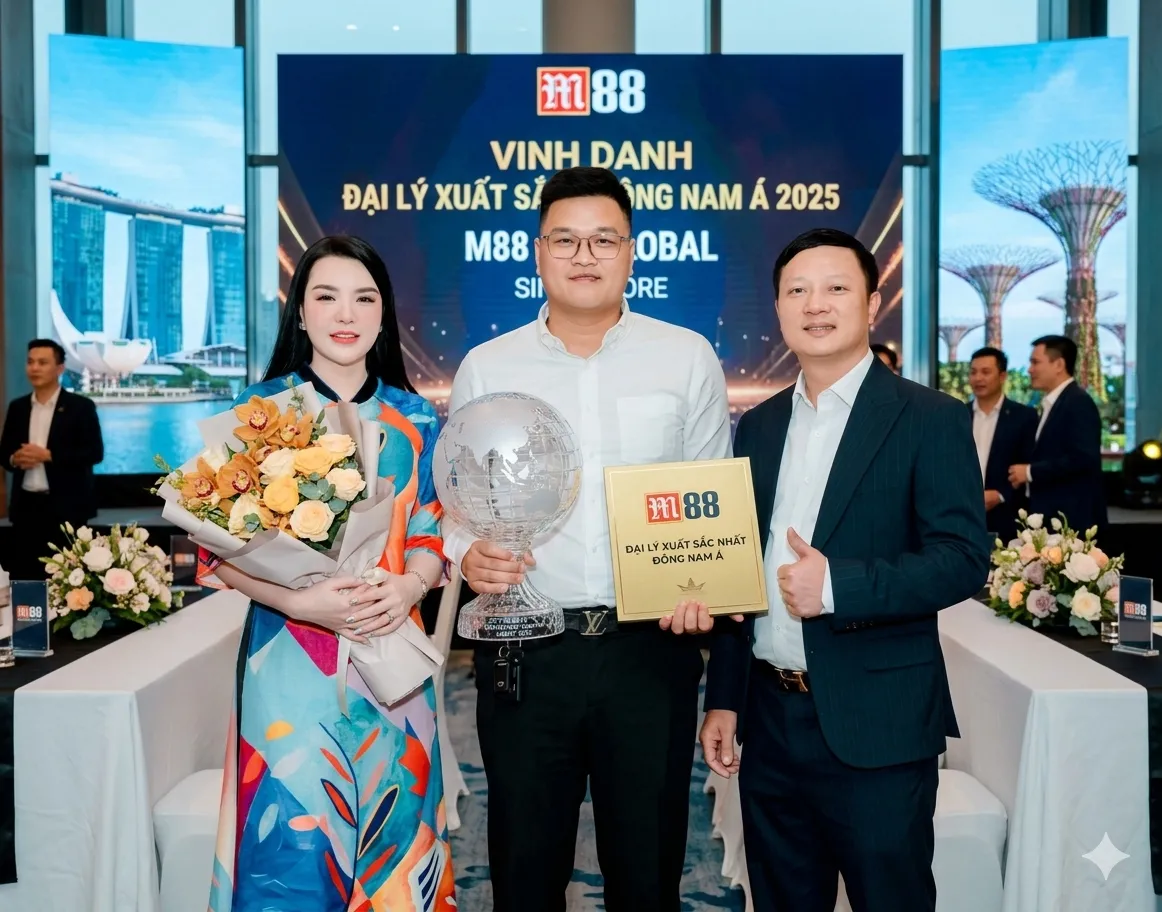 CEO Lê Dương nhận giải thưởng Đại lý xuất sắc nhất Đông Nam Á 2025 từ M88 tại Singapore